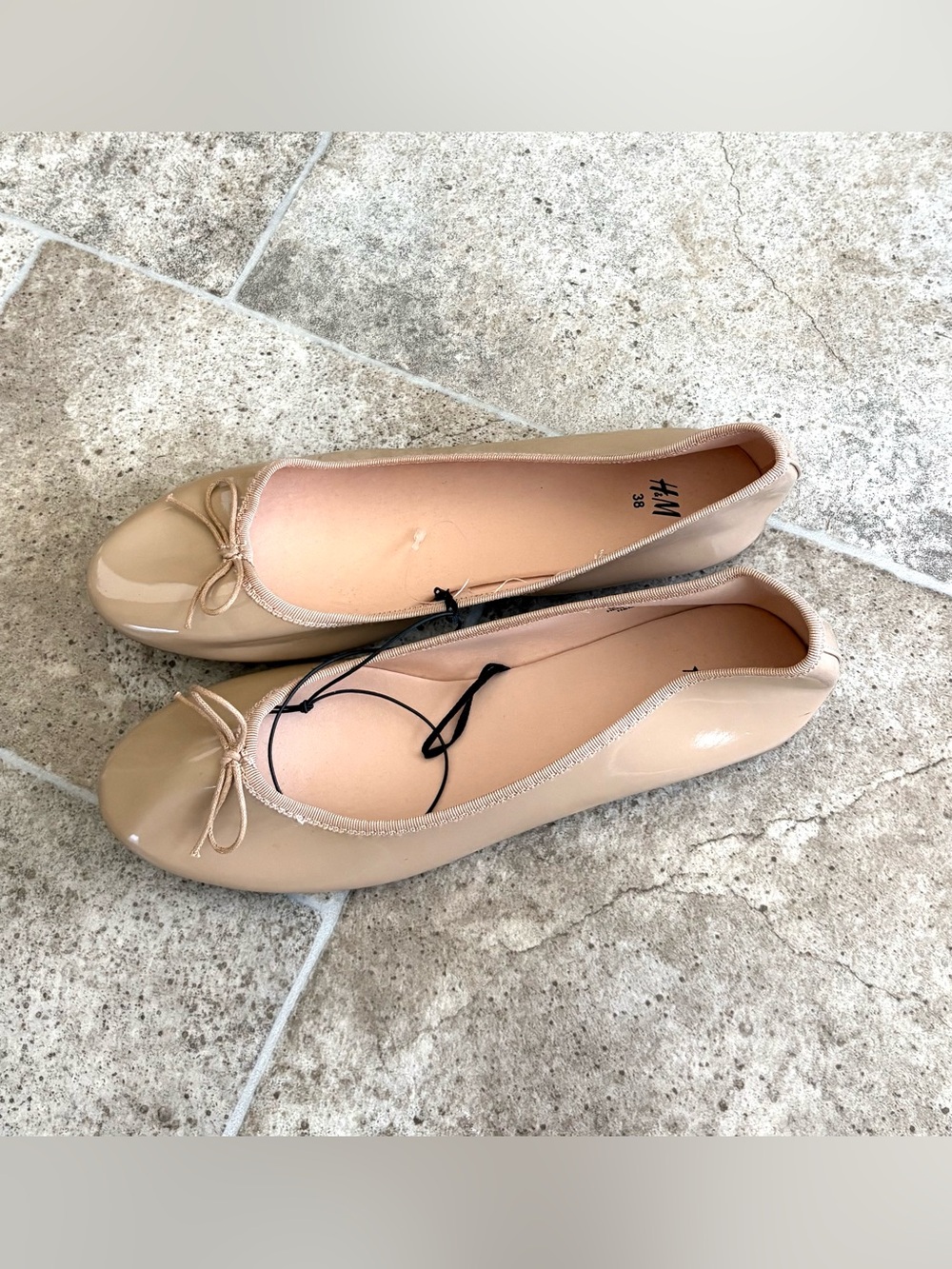 H&M. Brand new. Classic Women's Patent Ballet Flats in Nude
